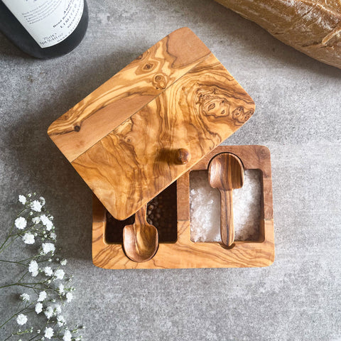 Handcrafted Olive Wood Pot with Magnetic Lid and Integrated Spoon