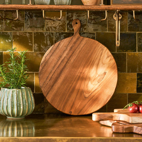 Large Round Natural Teak Chopping Board - GardenTrading