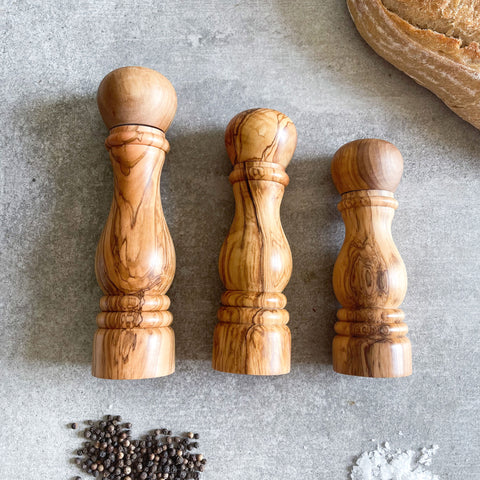 Olive Wood Traditional Style Pepper or Salt Mill and Grinder - 3 Sizes