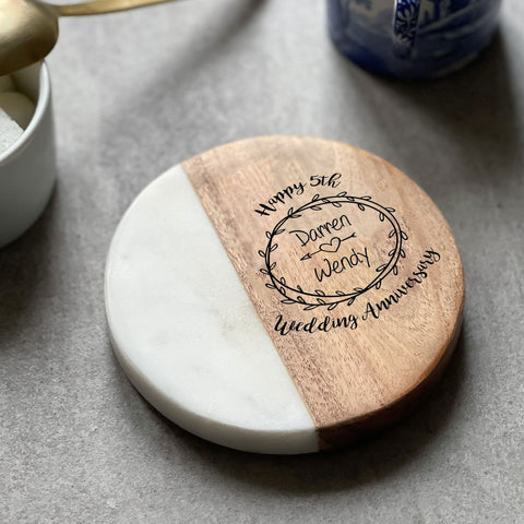 Personalized 'Anniversary' White Round Acacia Wood & Marble Coaster
